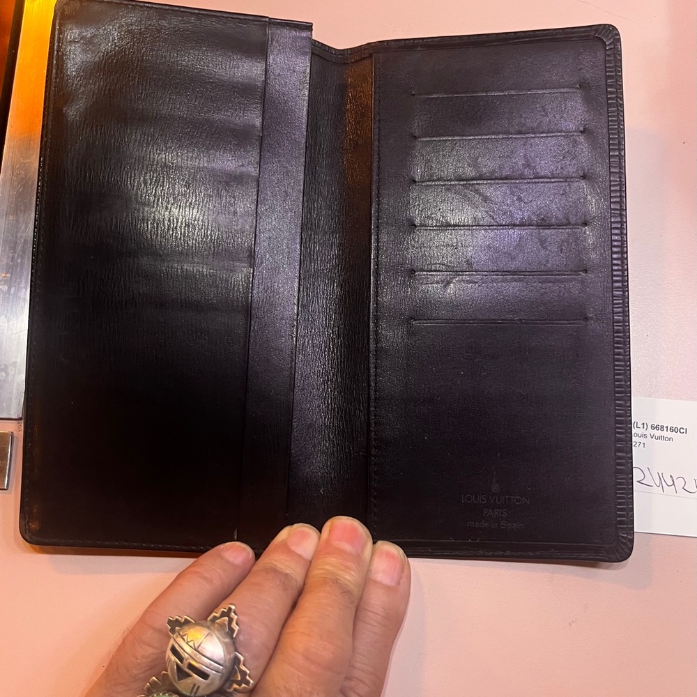 Louis Vuitton Black Wallet Epi Leather Wallet
LV bifold wallet LV cardholder - Picture 3 of 11